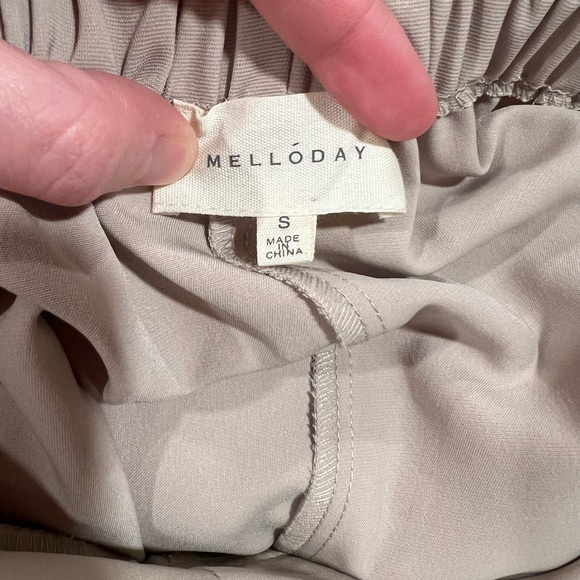 MELLODAY V-Neck Jumpsuit - Picture 11 of 13